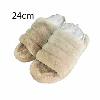 UGG - 新品☆未使用☆アグUGG スーパーフラッフスリッパ の通販 UGG - 新品☆未使用☆アグUGG スーパーフラッフスリッパ の通販