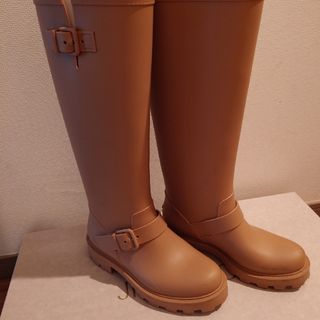JIMMY CHOO(レインブーツ/長靴)のフリマアイテム一覧 JIMMY CHOO(レインブーツ/長靴)のフリマアイテム一覧