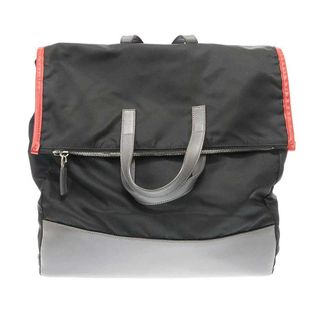 PRADA(レッド/赤色系)のフリマアイテム一覧 PRADA(レッド/赤色系)のフリマアイテム一覧