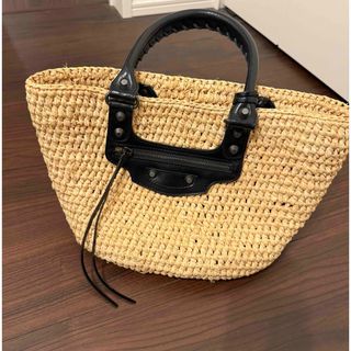 BALENCIAGA(かごバッグ/ストローバッグ)のフリマアイテム一覧 BALENCIAGA(かごバッグ/ストローバッグ)のフリマアイテム一覧