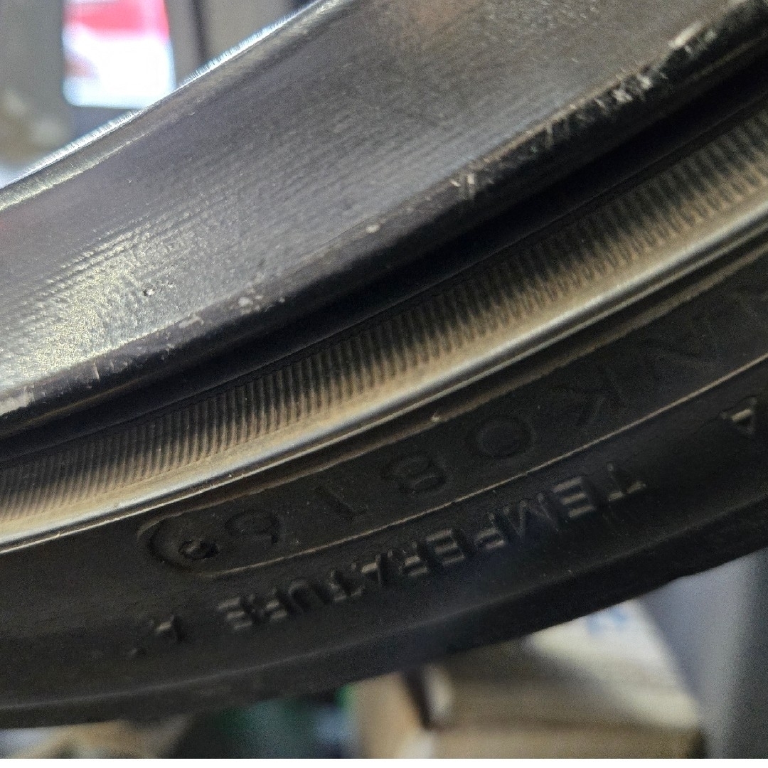 ハイエース用 トヨタ純正風 20インチホイール、タイヤ 4本セット ハイエース用 トヨタ純正風 20インチホイール、タイヤ 4本セット