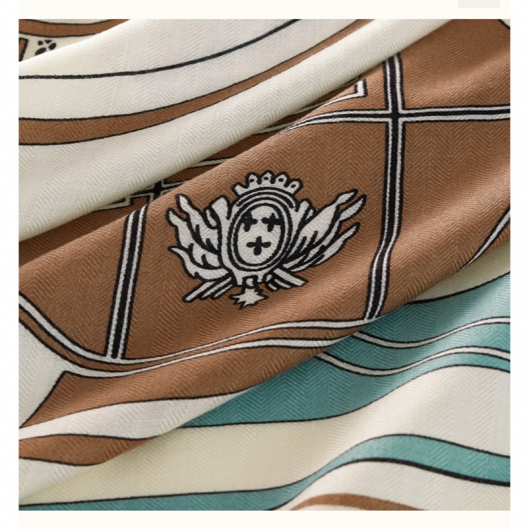 HERMES - エルメス トライアングル ジェアン カシミアシルク HERMES - エルメス トライアングル ジェアン カシミアシルク