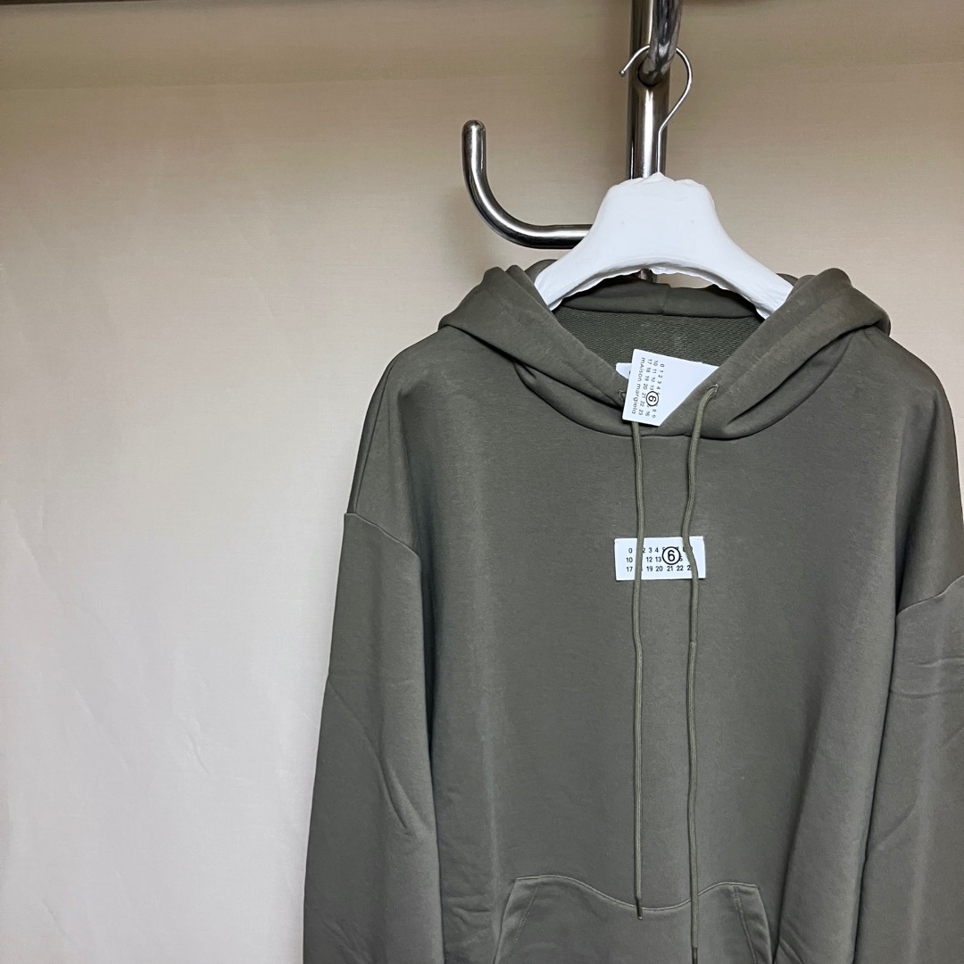 新品 S 24aw メゾン マルジェラ MM6 ブランドロゴパーカー 17671 MM6 - 新品 S 24aw メゾン マルジェラ MM6 ブランドロゴパーカー