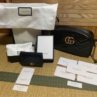 GUCCI - 極美品 GUCCI GGマーモント ショルダーバッグ ベージュ GUCCI - 極美品 GUCCI GGマーモント ショルダーバッグ ベージュ