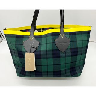 BURBERRY(バッグ ・ グリーン・カーキ/緑色系)のフリマ BURBERRY(バッグ ・ グリーン・カーキ/緑色系)のフリマ