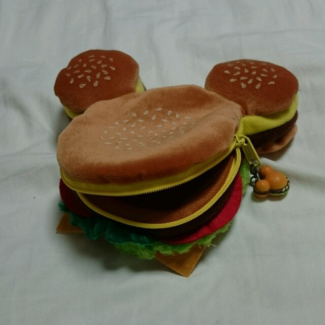 Disney ミッキー型 ハンバーガー ポーチの通販 By Marilyn S Shop ディズニーならラクマ