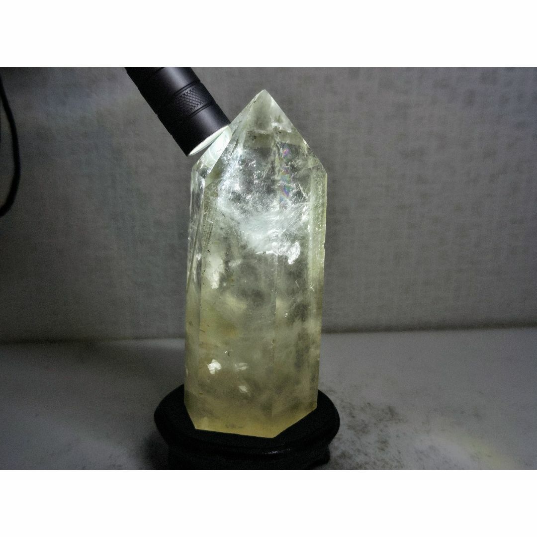 水晶 2.4kg クォーツ 原石 鑑賞石 自然石 誕生石 宝石 鉱物 鉱石