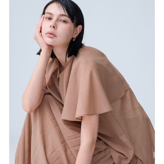 ebure(シャツ/ブラウス(半袖/袖なし))のフリマアイテム一覧 ebure(シャツ/ブラウス(半袖/袖なし))のフリマアイテム一覧