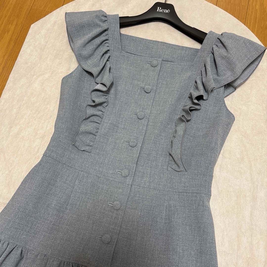 René(ルネ)のルネ フリル ワンピース 34 グレイッシュブルー レディースのワンピース(ひざ丈ワンピース)の商品写真