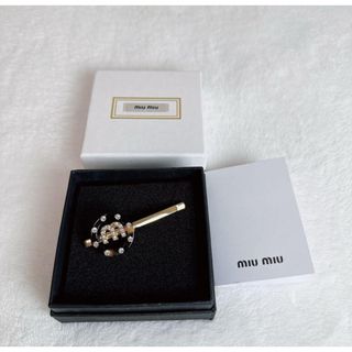 MIU MIU - 新品未使用!miumiuヘアピン♡ヘアクリップ♡ミュウ MIU MIU - 新品未使用!miumiuヘアピン♡ヘアクリップ♡ミュウ