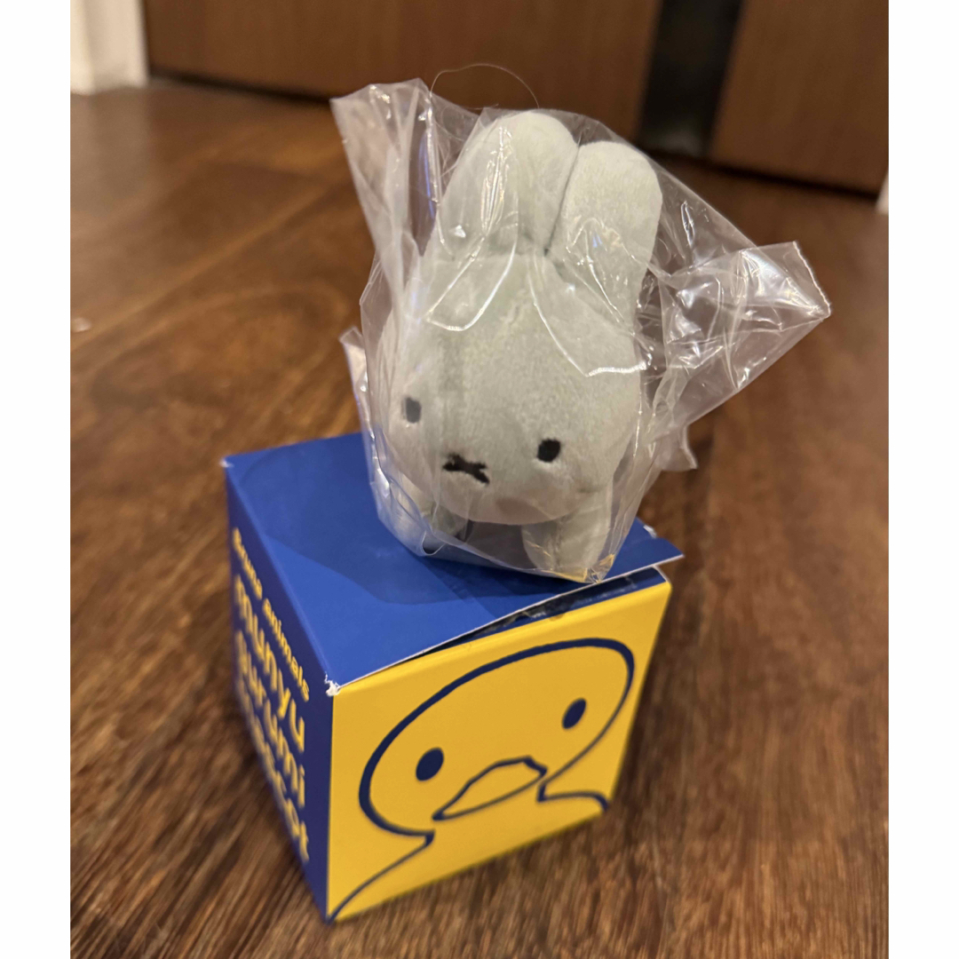 miffy(ミッフィー)のむにゅぐるみ レア 新品 エンタメ/ホビーのおもちゃ/ぬいぐるみ(ぬいぐるみ)の商品写真
