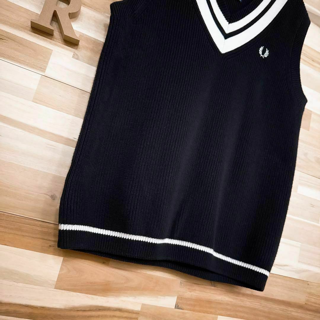 FRED PERRY - 【フレッドペリー】モノトーン Vネック チルデン FRED PERRY - 【フレッドペリー】モノトーン Vネック チルデン