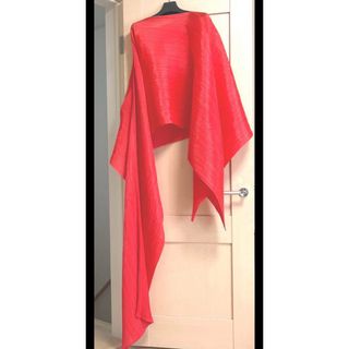 PLEATS PLEASE ISSEY MIYAKE(ポンチョ)のフリマアイテム一覧 PLEATS PLEASE ISSEY MIYAKE(ポンチョ)のフリマアイテム一覧