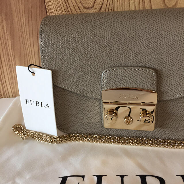 Furla(フルラ)の新品☆ フルラ メトロポリス グレー チェーンショルダーバッグ☆ サッビア レディースのバッグ(ショルダーバッグ)の商品写真