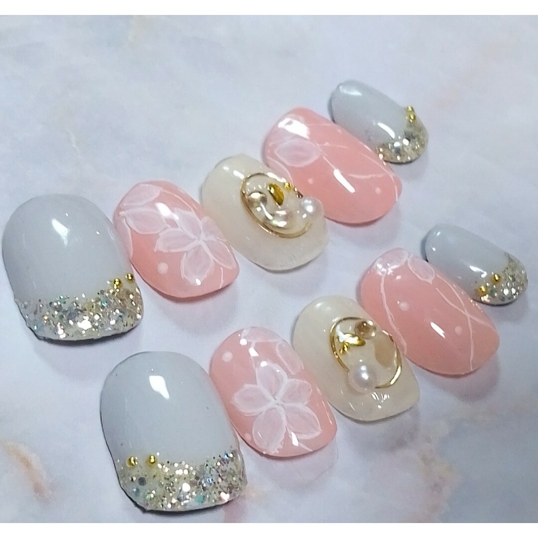 ジェルネイルチップ☆付け爪☆透かしフラワー☆ピンク×アイスグレー☆春ネイル ハンドメイドのアクセサリー(ネイルチップ)の商品写真