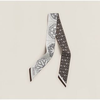 HERMES - ☘️希少 極美品☘️ HERMES 告白 スカーフ カレ90 HERMES - ☘️希少 極美品☘️ HERMES 告白 スカーフ カレ90