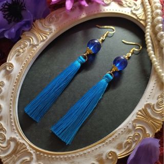 【和風】ガラス玉とタッセルのピアス（イヤリング）（薄青）【卒業式】【成人式】(ピアス)