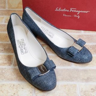 Salvatore Ferragamo(ハイヒール/パンプス ・ ブルー・ネイビー Salvatore Ferragamo(ハイヒール/パンプス ・ ブルー・ネイビー