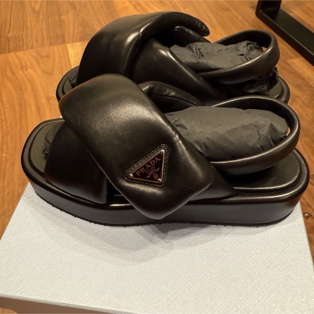 PRADA - 【新品】PRADA プラダ ナッパレザー ヴェッジサンダル PRADA - 【新品】PRADA プラダ ナッパレザー ヴェッジサンダル
