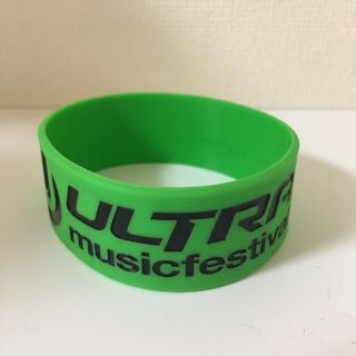 UMF ウルトラマイアミ限定 公式 リストバンド 1点 新品未使用(バングル/リストバンド)