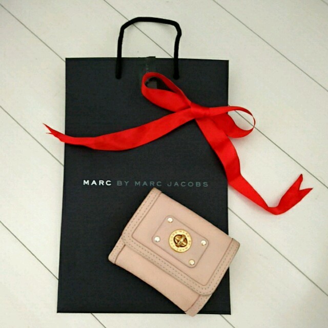 MARC BY MARC JACOBS(マークバイマークジェイコブス)のMARC BY MARC JACOBS ピンクお財布 ‼ レディースのファッション小物(財布)の商品写真