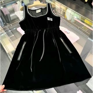 MIU MIU(ワンピース)のフリマアイテム一覧 MIU MIU(ワンピース)のフリマアイテム一覧