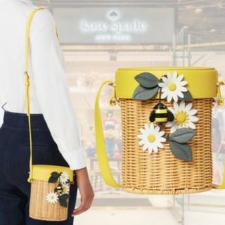 kate spade NEW YORK(かごバッグ/ストローバッグ)のフリマ kate spade NEW YORK(かごバッグ/ストローバッグ)のフリマ