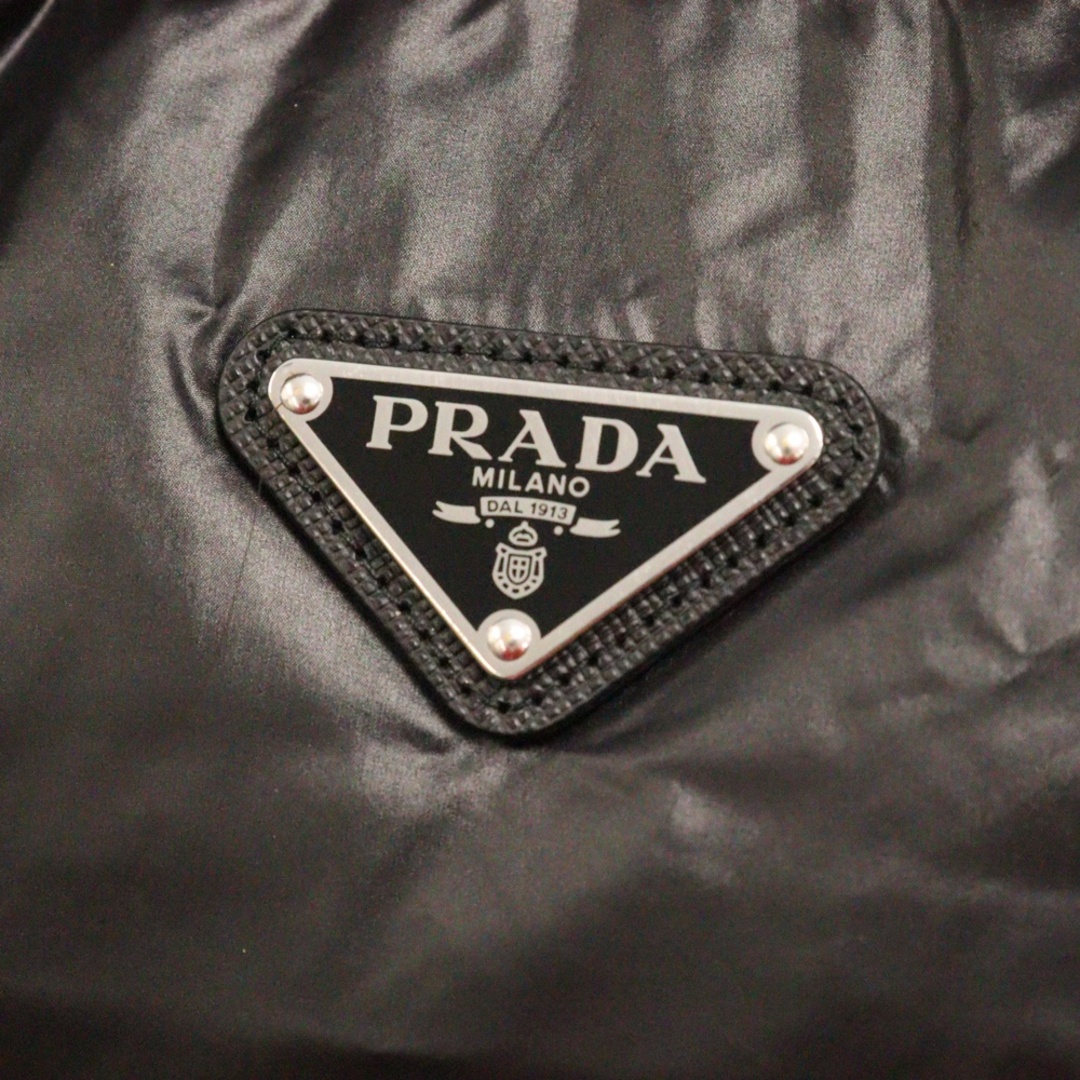 PRADA - PRADA プラダ Down Jacket トライアングルロゴ ショート PRADA - PRADA プラダ Down Jacket トライアングルロゴ ショート