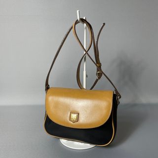 CELINE(ショルダーバッグ ・ ブラック/黒色系)のフリマ CELINE(ショルダーバッグ ・ ブラック/黒色系)のフリマ