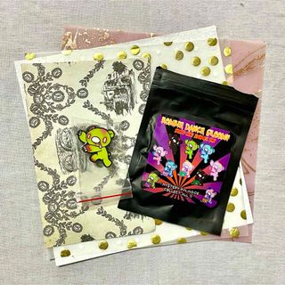 GLOOMY BEAR　グルーミー　北米輸入　限定　ゾンビ　ピンバッジ　ピンズ(キャラクターグッズ)