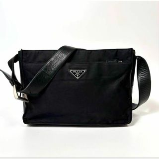 PRADA - h82【美品】保存袋付 プラダ ロゴ金具レザー イエロー PRADA - h82【美品】保存袋付 プラダ ロゴ金具レザー イエロー