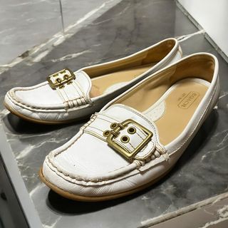 COACH(ローファー/革靴 ・ ホワイト/白色系)のフリマアイテム一覧 COACH(ローファー/革靴 ・ ホワイト/白色系)のフリマアイテム一覧
