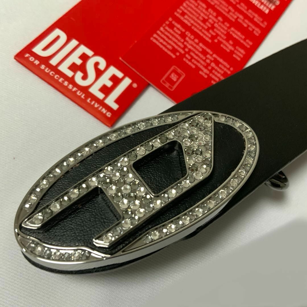DIESEL - 新品 ディーゼル ベルト 75 Dロゴ ラインストーン DIESEL - 新品 ディーゼル ベルト 75 Dロゴ ラインストーン