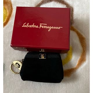 Salvatore Ferragamo(チャーム)のフリマアイテム一覧 Salvatore Ferragamo(チャーム)のフリマアイテム一覧