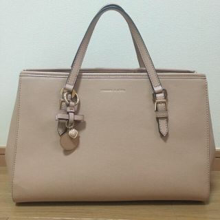 チャールズアンドキース(Charles and Keith)のベージュハンドバッグ(ハンドバッグ)