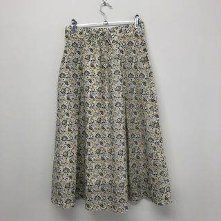 【a.v.vstandard】アーヴェヴェ スタンダード　ホワイト系　花柄　M　ロングスカート　Aライン(ロングスカート)