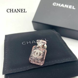 CHANEL - 【未使用級】CHANEL ブローチ 香水 ココマーク ライン CHANEL - 【未使用級】CHANEL ブローチ 香水 ココマーク ライン