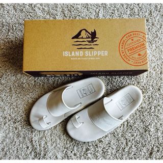 ISLAND SLIPPER(ホワイト/白色系)のフリマアイテム一覧 ISLAND SLIPPER(ホワイト/白色系)のフリマアイテム一覧