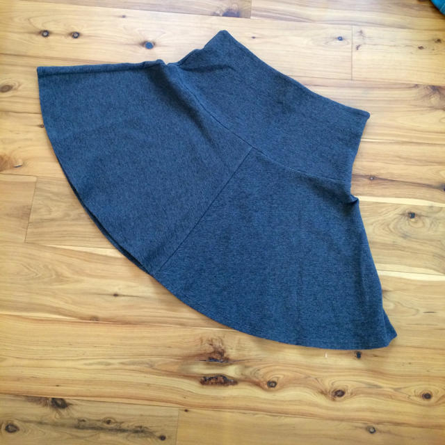 UNIQLO(ユニクロ)のユニクログレーのスカート レディースのスカート(ミニスカート)の商品写真