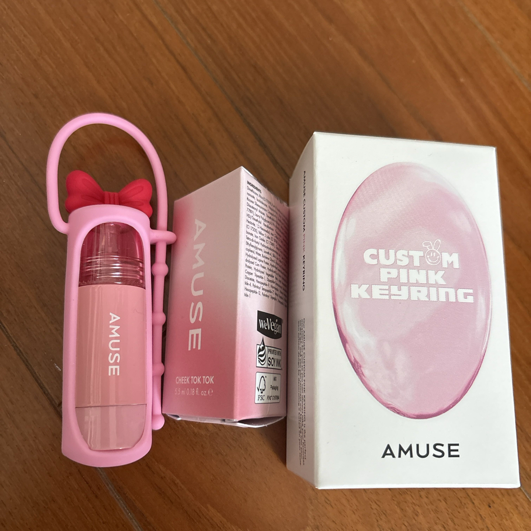 AMUSE SOCIETY(アミューズソサエティ)の新品未使用 amuse チーク、カスタムキーリング コスメ/美容のベースメイク/化粧品(チーク)の商品写真