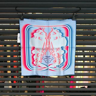 HERMES - 新品未使用 エルメス ツイリー グラントゥララ ピンク HERMES - 新品未使用 エルメス ツイリー グラントゥララ ピンク