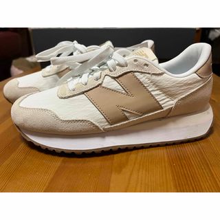 New Balance - ニューバランス MS327KA1 グレー/ガム 22.5㎝の New Balance - ニューバランス MS327KA1 グレー/ガム 22.5㎝の