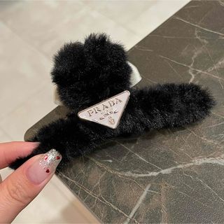 PRADA(バレッタ/ヘアクリップ)のフリマアイテム一覧 PRADA(バレッタ/ヘアクリップ)のフリマアイテム一覧