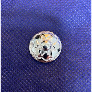 goro's - ゴローズ 楕円形金メタル付フラワーコンチョ oldの通販 goro's - ゴローズ 楕円形金メタル付フラワーコンチョ oldの通販