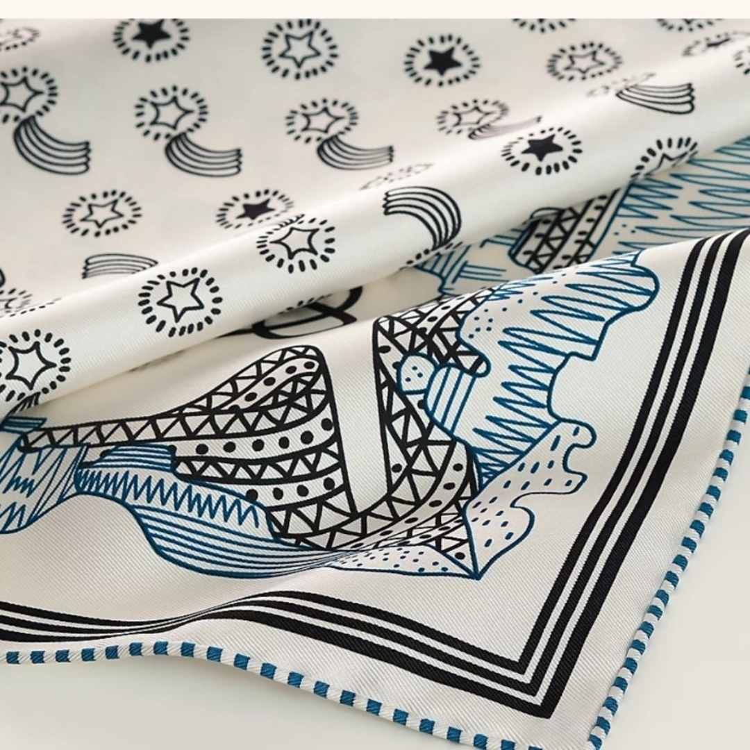 HERMES - 未使用【エルメス】新作 カレ 55 シルクバンダナ 《星 HERMES - 未使用【エルメス】新作 カレ 55 シルクバンダナ 《星