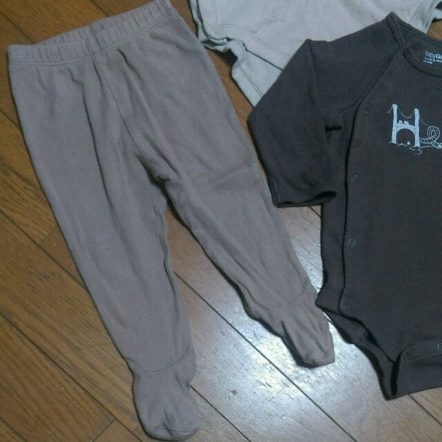 babyGAP(ベビーギャップ)のbabyGAP 前開き　ロンパース 足付きレギンス　4枚セット　70  キッズ/ベビー/マタニティのベビー服(~85cm)(ロンパース)の商品写真