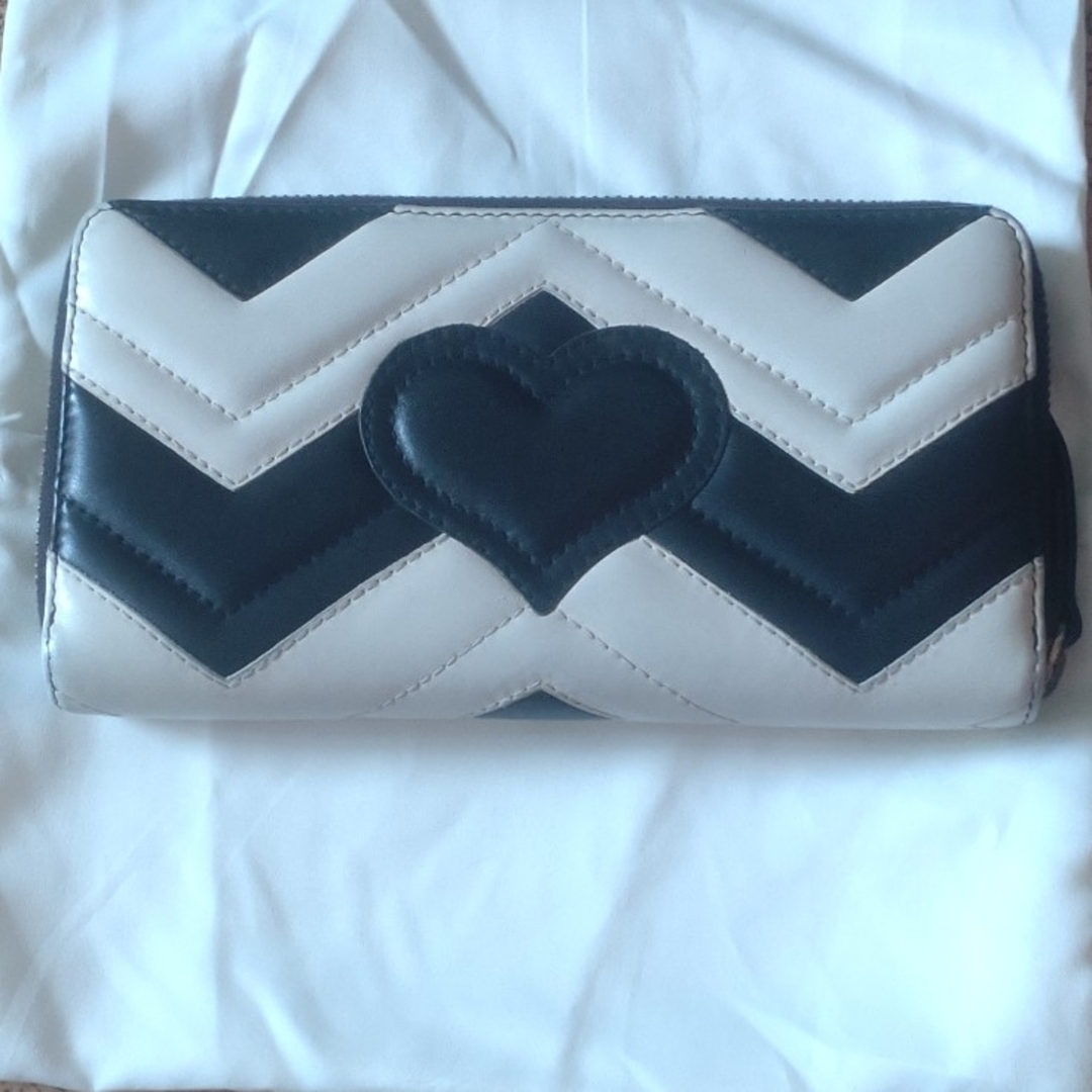GUCCI - 希少☆グッチGGマーモント シェブロンハート ラウンド GUCCI - 希少☆グッチGGマーモント シェブロンハート ラウンド