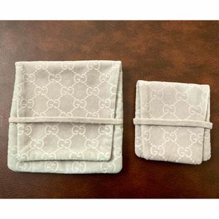 GUCCI - GUCCI グッチ 白 黒 ホワイト ブラック ビー ハー GUCCI - GUCCI グッチ 白 黒 ホワイト ブラック ビー ハー