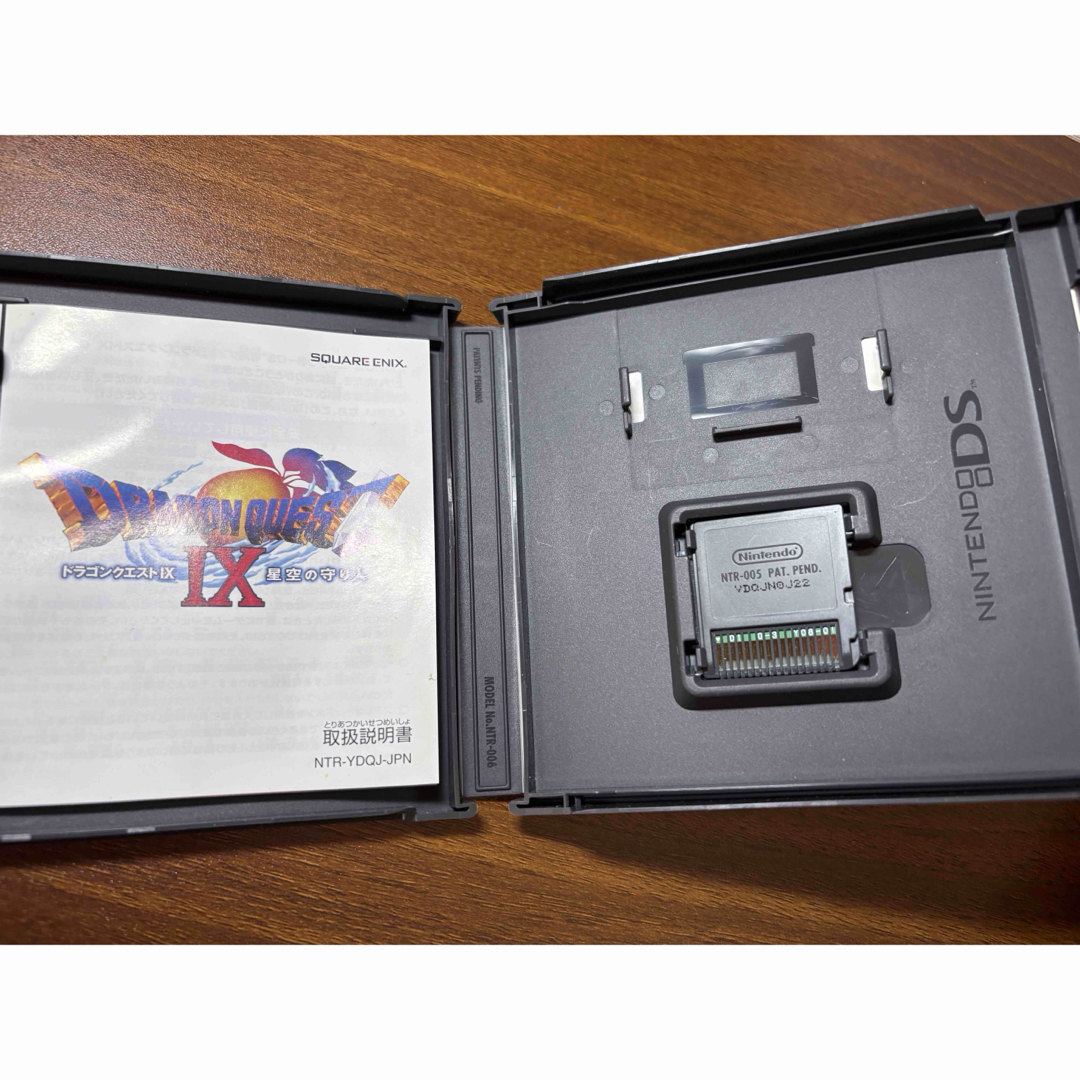 任天堂(ニンテンドウ)のドラゴンクエストIX 、トモダチコレクション、ミートピアDS、3DS3本セット エンタメ/ホビーのゲームソフト/ゲーム機本体(携帯用ゲームソフト)の商品写真