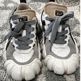 Onitsuka Tiger(グレー/灰色系)のフリマアイテム一覧 Onitsuka Tiger(グレー/灰色系)のフリマアイテム一覧